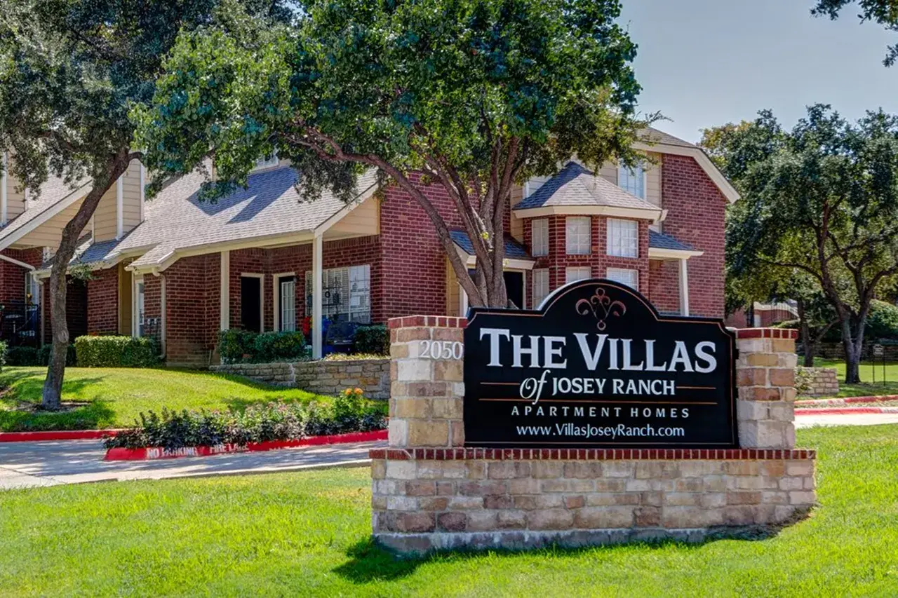 Multifamily property sign